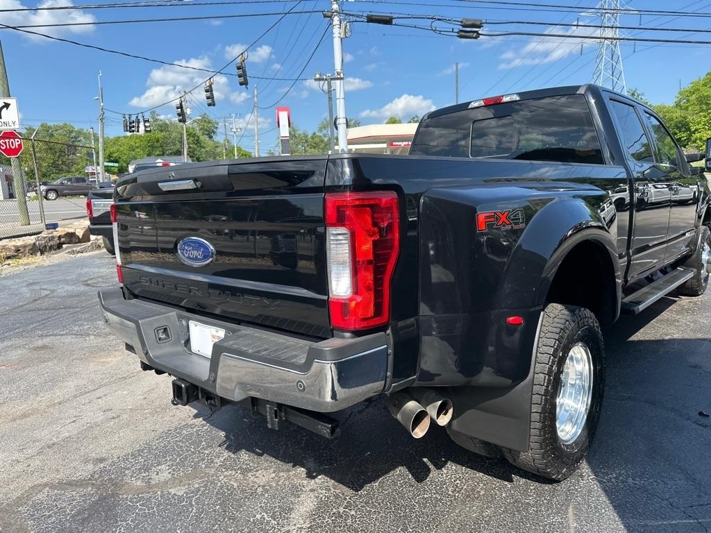 Ford Super Duty F-350 DRW King Ranch 4WD Crew Cab 8' Box 2017