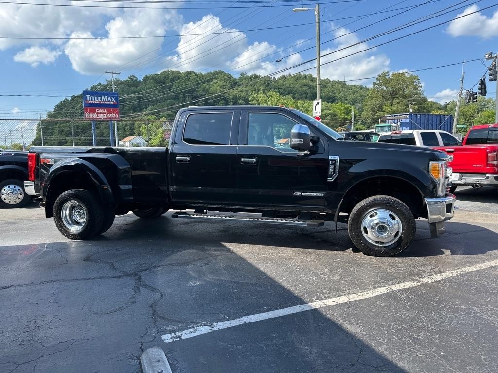 Ford Super Duty F-350 DRW King Ranch 4WD Crew Cab 8' Box 2017