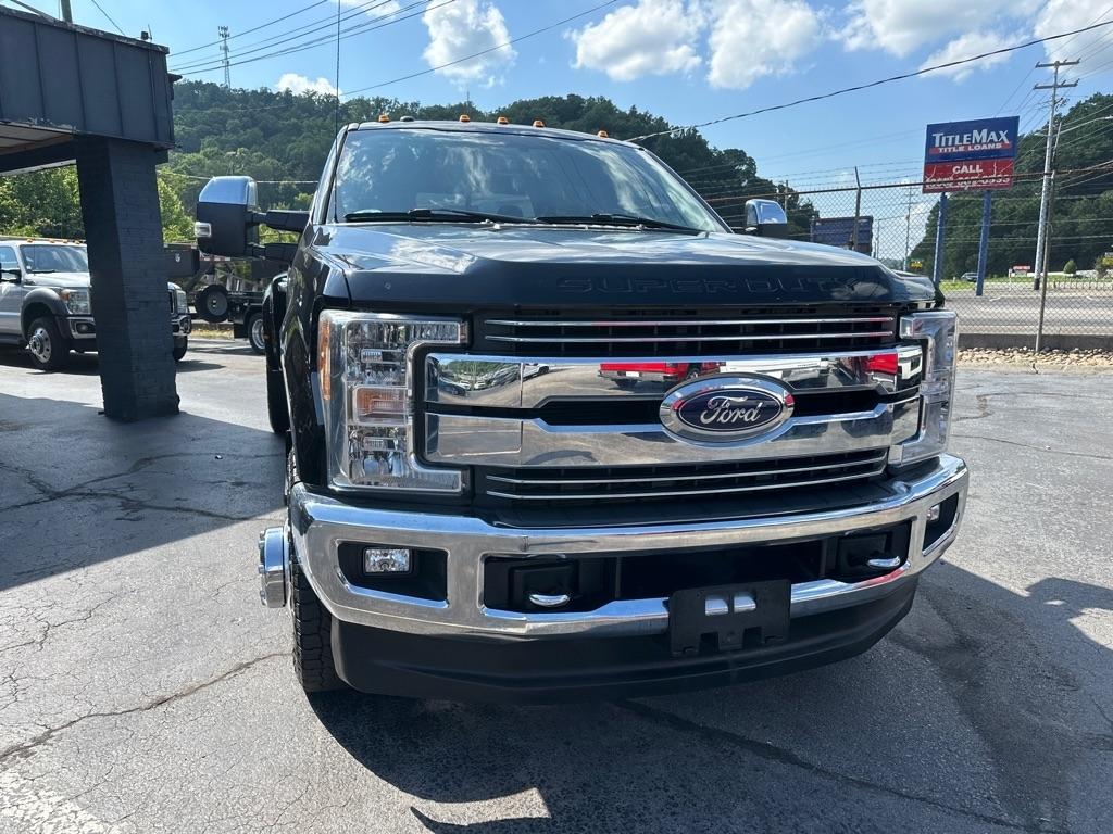 Ford Super Duty F-350 DRW King Ranch 4WD Crew Cab 8' Box 2017