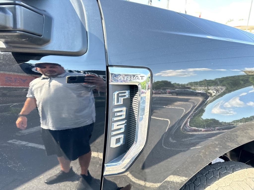 Ford Super Duty F-350 DRW King Ranch 4WD Crew Cab 8' Box 2017