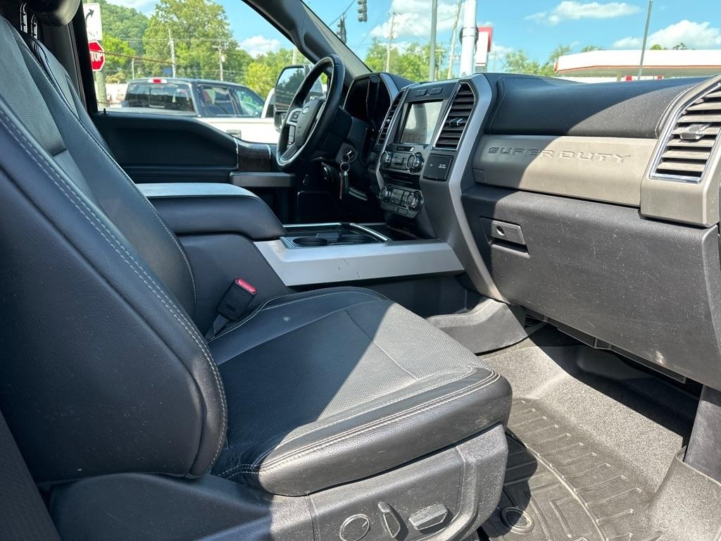 Ford Super Duty F-350 DRW King Ranch 4WD Crew Cab 8' Box 2017