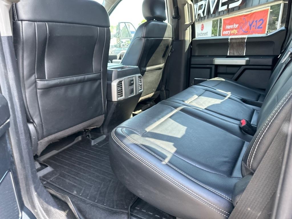 Ford Super Duty F-350 DRW King Ranch 4WD Crew Cab 8' Box 2017