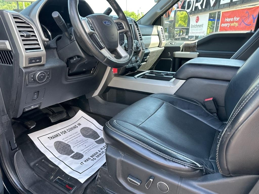 Ford Super Duty F-350 DRW King Ranch 4WD Crew Cab 8' Box 2017