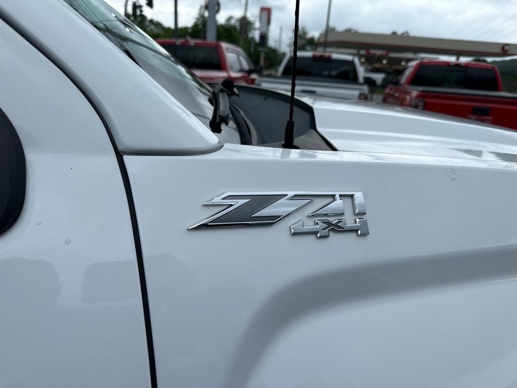 GMC Sierra 1500 4WD Crew Cab 153.0" SLT 2017