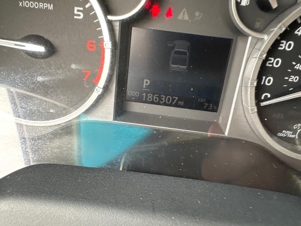 Toyota Tundra 4WD Truck Double Cab 5.7L V8 6-Spd AT LTD (Natl) 2016
