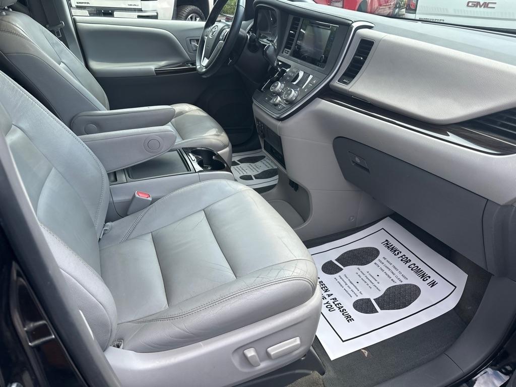 Toyota Sienna 5dr 8-Pass Van XLE Premium FWD (Natl) 2015