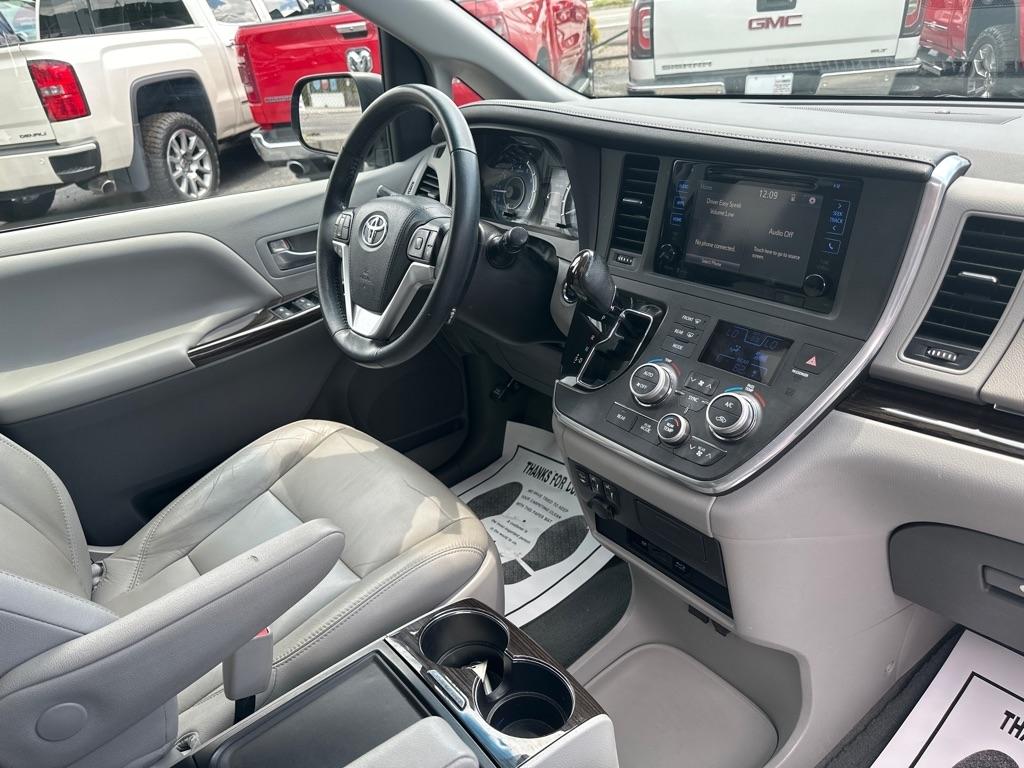 Toyota Sienna 5dr 8-Pass Van XLE Premium FWD (Natl) 2015