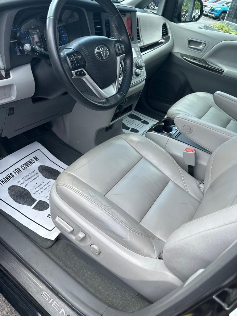 Toyota Sienna 5dr 8-Pass Van XLE Premium FWD (Natl) 2015