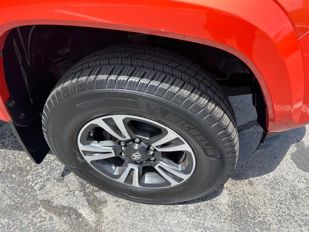 Toyota Tacoma 4WD Double Cab V6 MT TRD Off Road (Natl) 2016