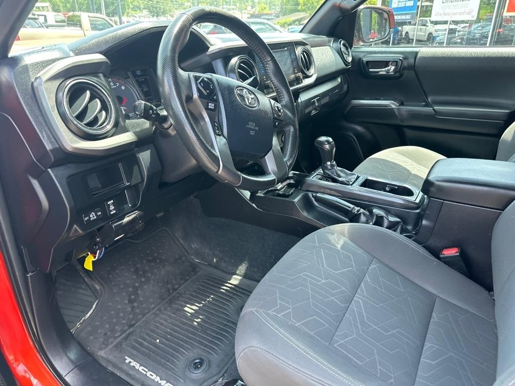 Toyota Tacoma 4WD Double Cab V6 MT TRD Off Road (Natl) 2016