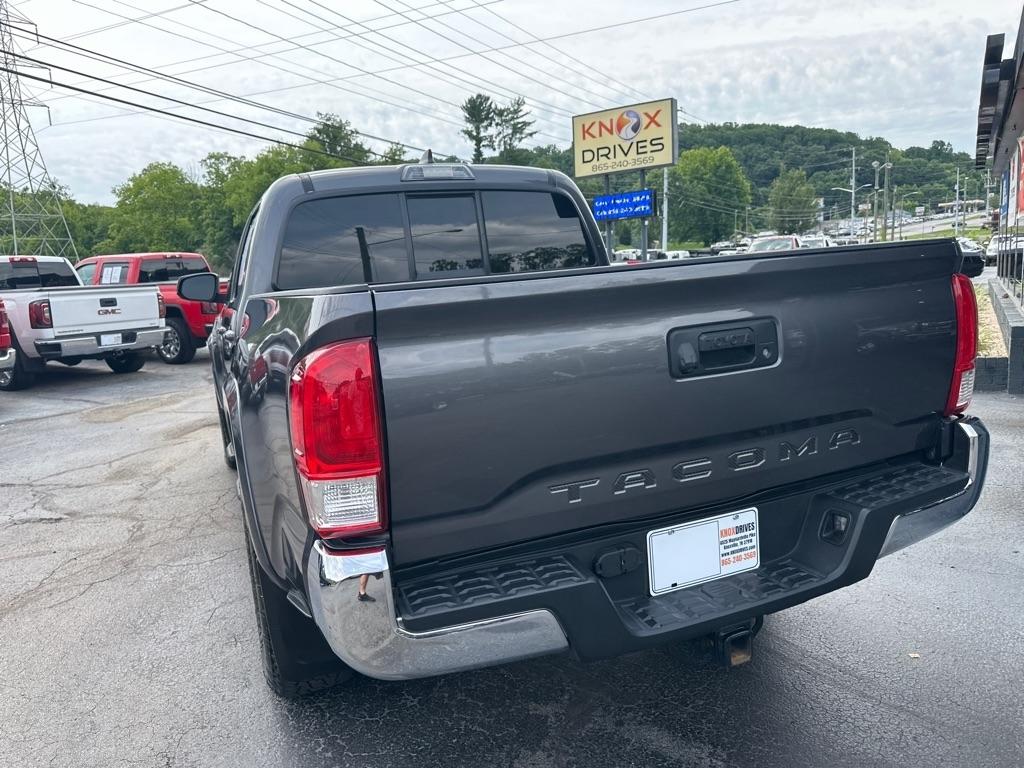 Toyota Tacoma TRD Off Road Double Cab 5' Bed V6 4x4 MT (Natl) 2017