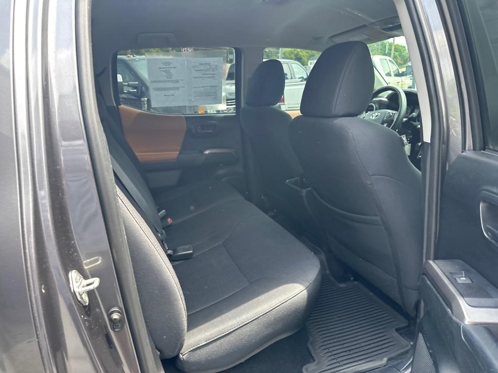 Toyota Tacoma TRD Off Road Double Cab 5' Bed V6 4x4 MT (Natl) 2017