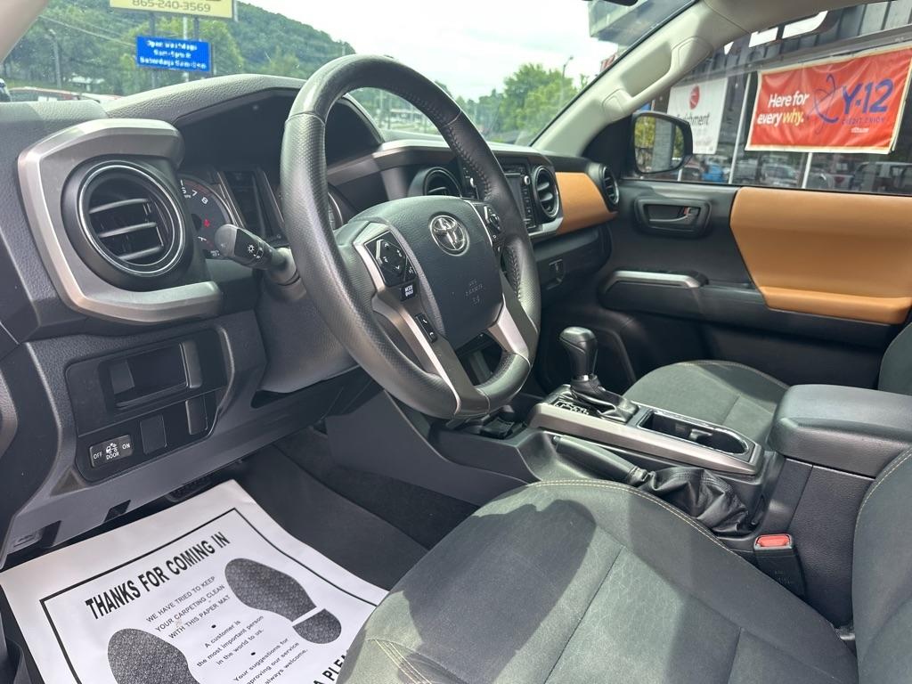 Toyota Tacoma TRD Off Road Double Cab 5' Bed V6 4x4 MT (Natl) 2017
