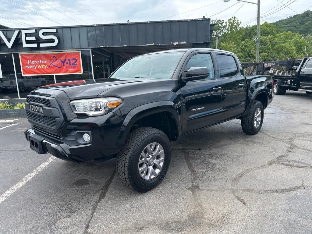 Toyota Tacoma TRD Off Road Double Cab 5' Bed V6 4x4 MT (Natl) 2017
