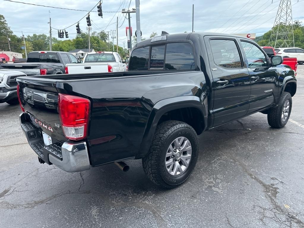 Toyota Tacoma TRD Off Road Double Cab 5' Bed V6 4x4 MT (Natl) 2017