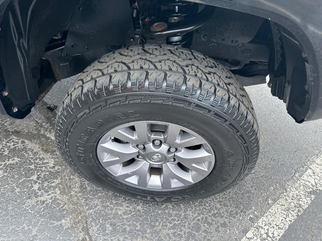 Toyota Tacoma TRD Off Road Double Cab 5' Bed V6 4x4 MT (Natl) 2017