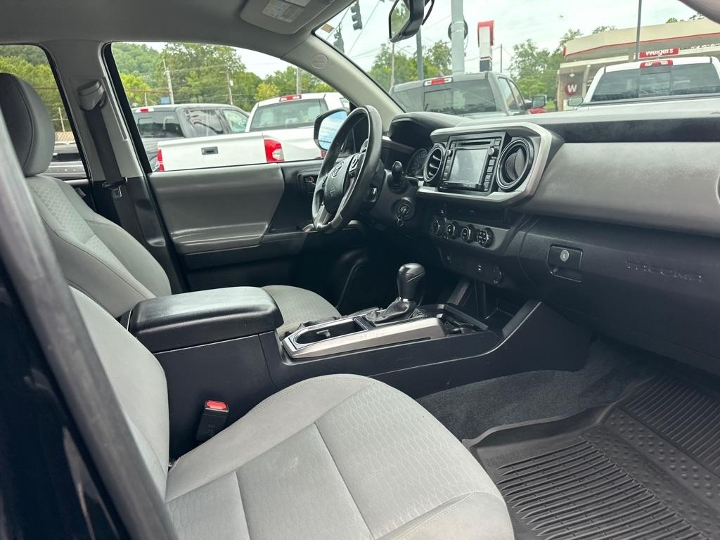 Toyota Tacoma TRD Off Road Double Cab 5' Bed V6 4x4 MT (Natl) 2017