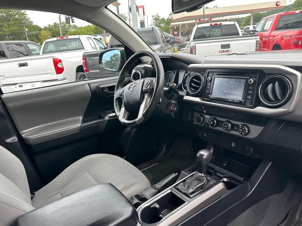Toyota Tacoma TRD Off Road Double Cab 5' Bed V6 4x4 MT (Natl) 2017