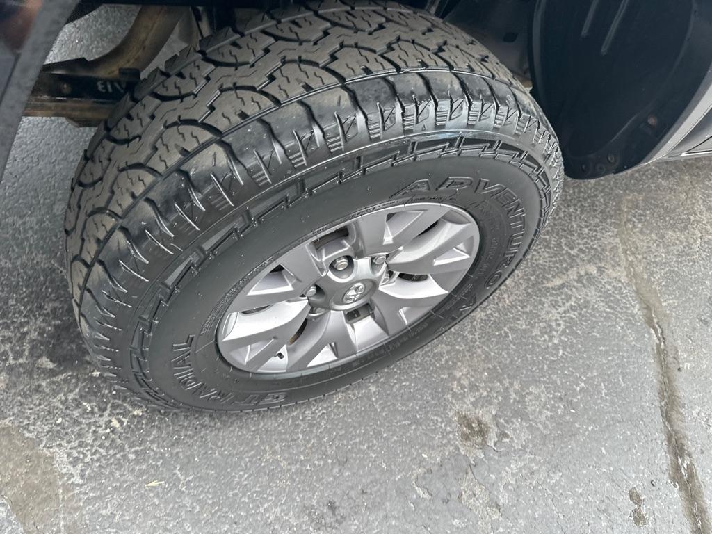 Toyota Tacoma TRD Off Road Double Cab 5' Bed V6 4x4 MT (Natl) 2017