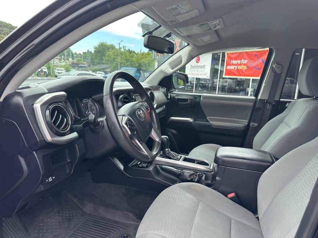 Toyota Tacoma TRD Off Road Double Cab 5' Bed V6 4x4 MT (Natl) 2017