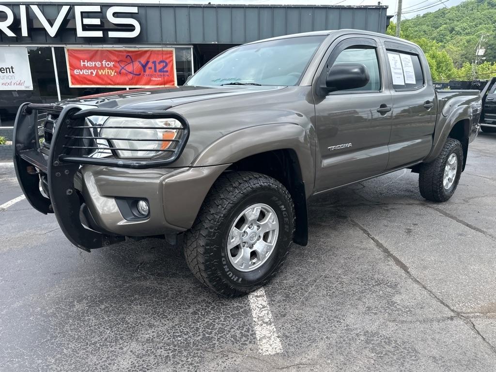 Toyota Tacoma 4WD Double Cab V6 MT (Natl) 2013