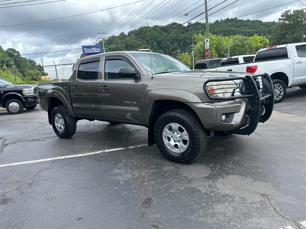 Toyota Tacoma 4WD Double Cab V6 MT (Natl) 2013