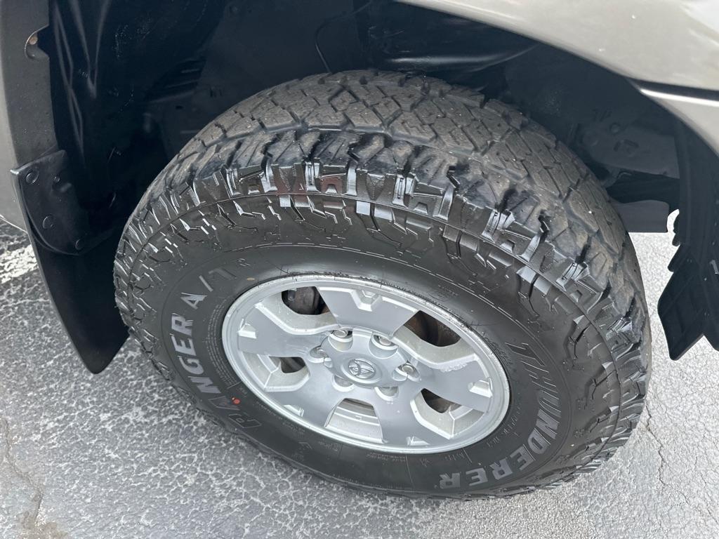 Toyota Tacoma 4WD Double Cab V6 MT (Natl) 2013
