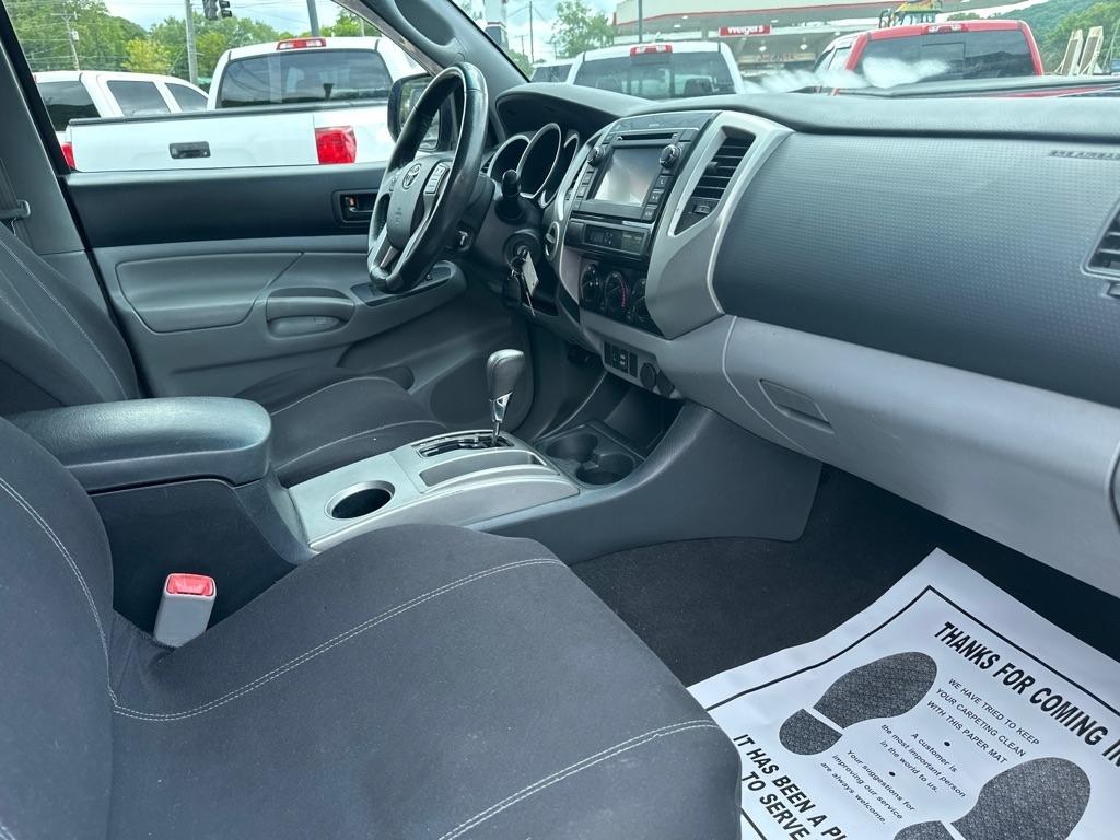 Toyota Tacoma 4WD Double Cab V6 MT (Natl) 2013