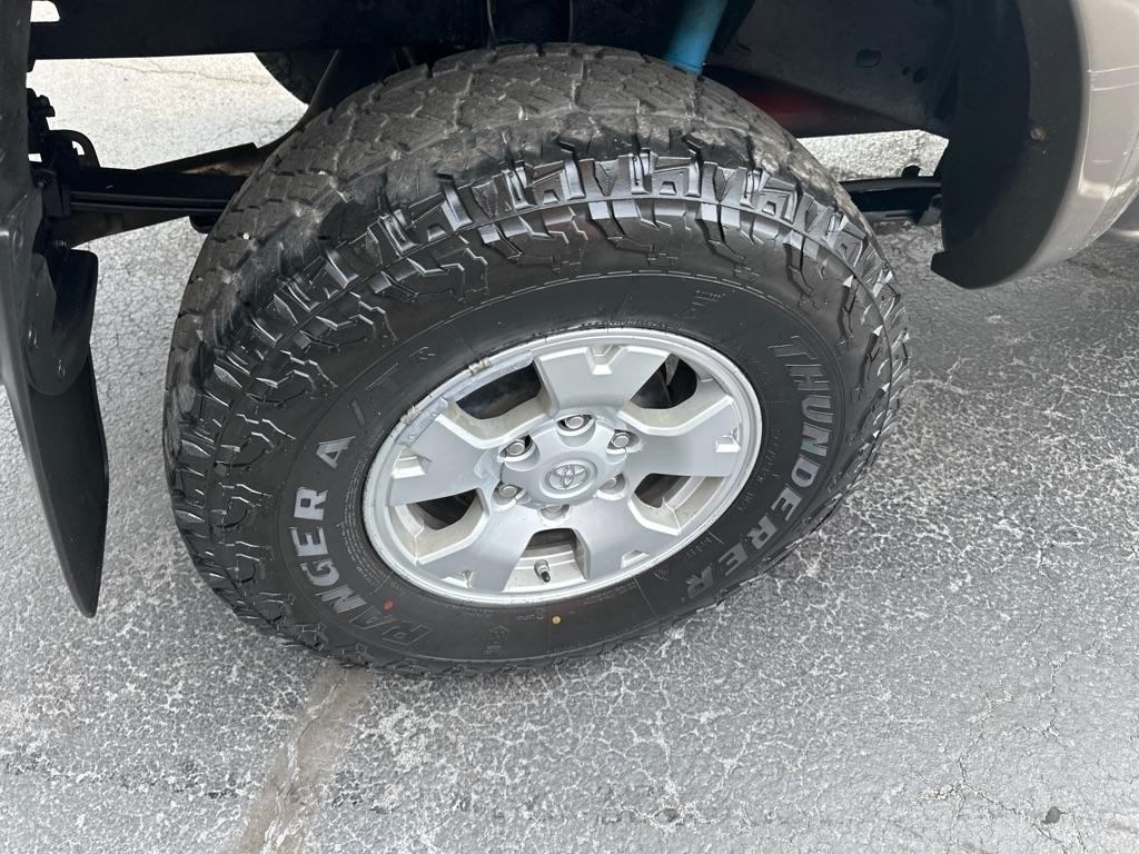 Toyota Tacoma 4WD Double Cab V6 MT (Natl) 2013