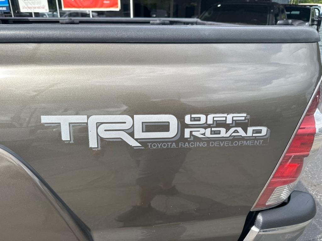 Toyota Tacoma 4WD Double Cab V6 MT (Natl) 2013