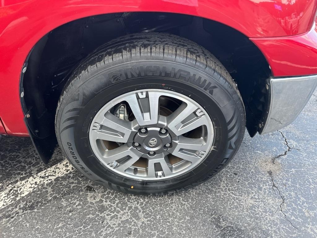 Toyota Tundra 4WD Truck CrewMax 5.7L FFV V8 6-Spd AT (Natl) 2012