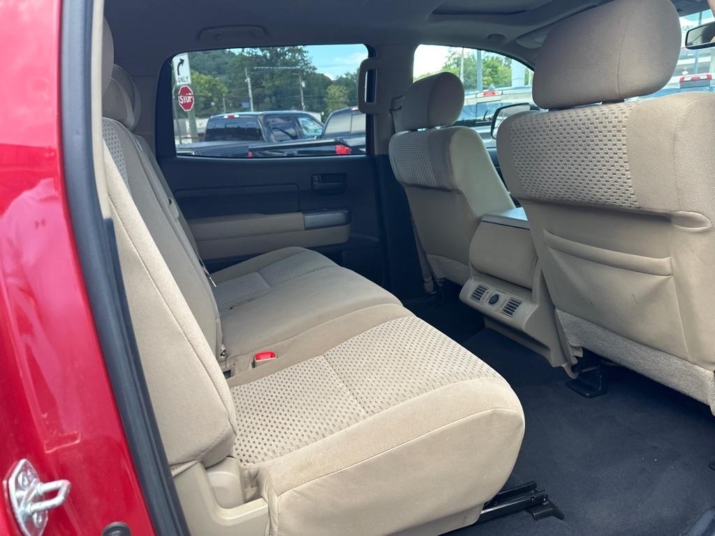 Toyota Tundra 4WD Truck CrewMax 5.7L FFV V8 6-Spd AT (Natl) 2012