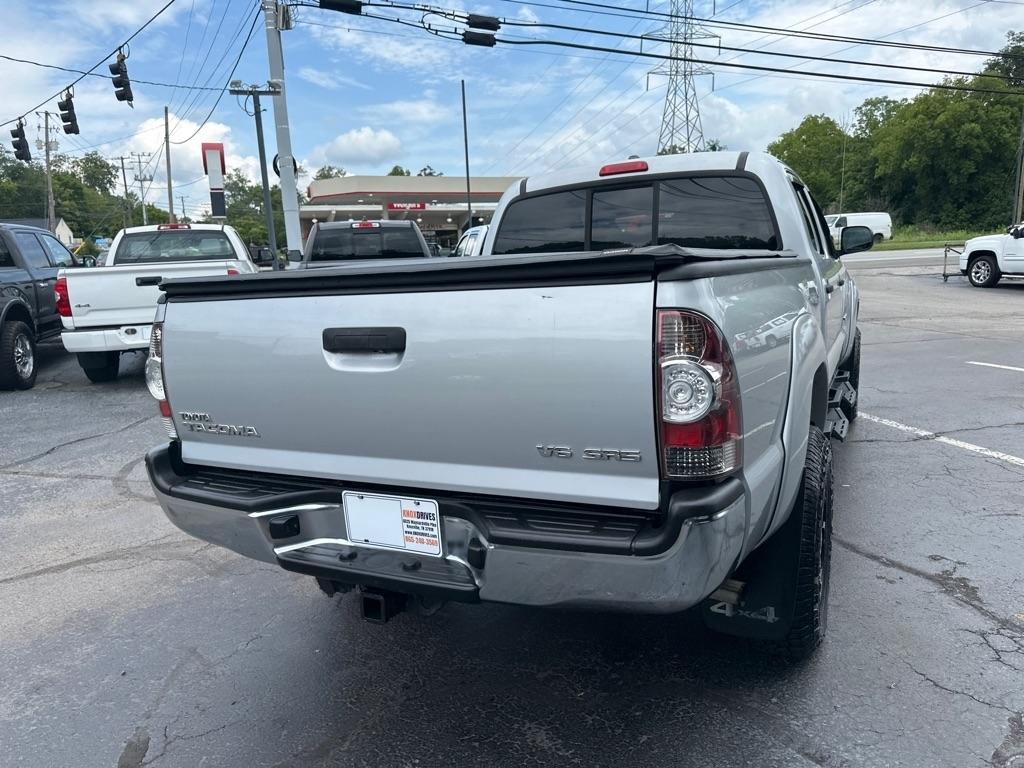 Toyota Tacoma 4WD Double LB V6 AT (Natl) 2011