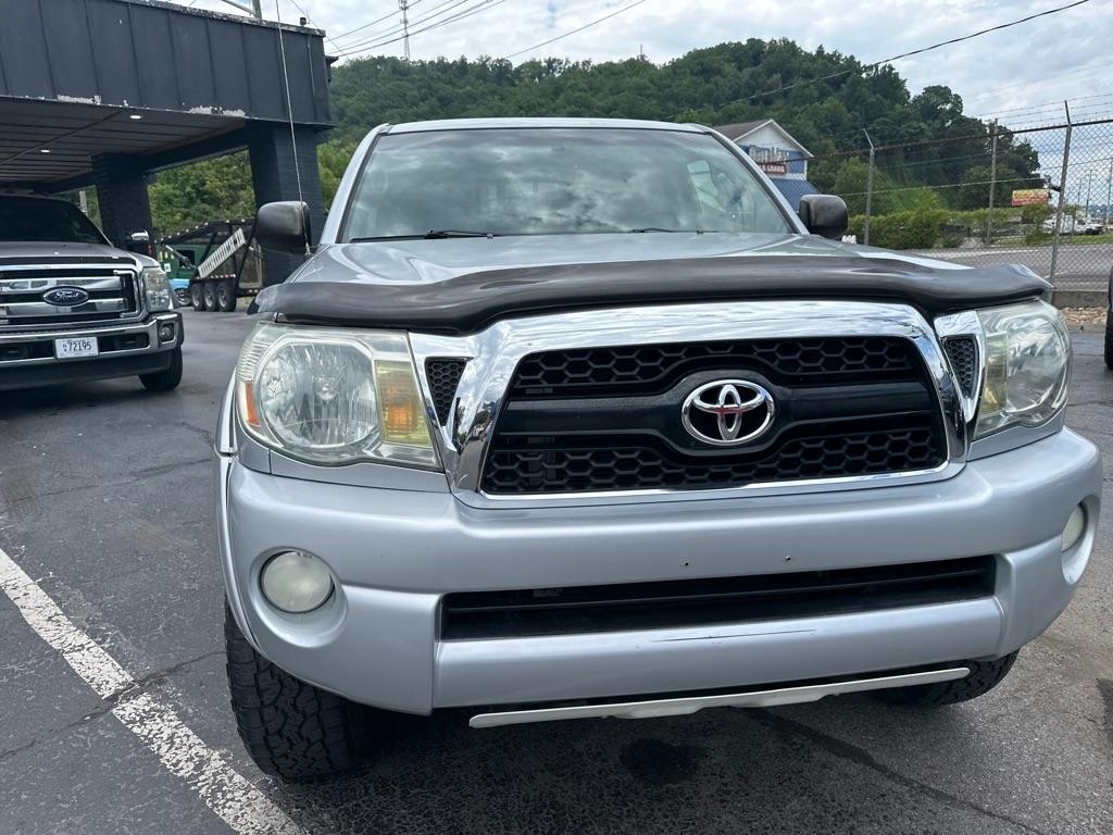 Toyota Tacoma 4WD Double LB V6 AT (Natl) 2011