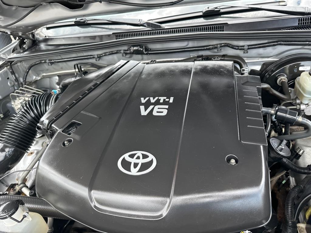 Toyota Tacoma 4WD Double LB V6 AT (Natl) 2011