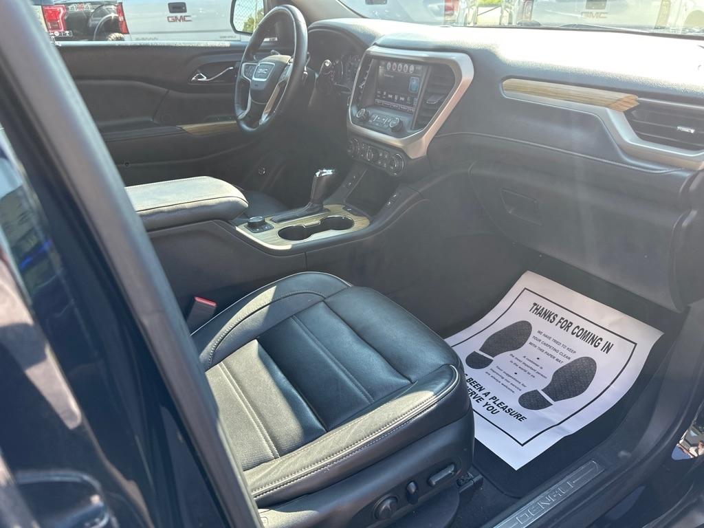 GMC Acadia AWD 4dr Denali 2017