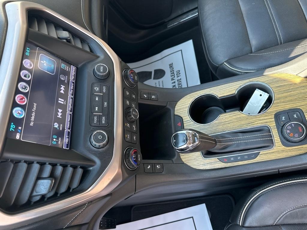 GMC Acadia AWD 4dr Denali 2017