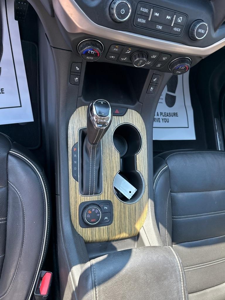 GMC Acadia AWD 4dr Denali 2017