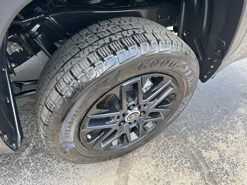 Toyota Tundra 4WD SR5 Double Cab 6.5' Bed (Natl) 2022