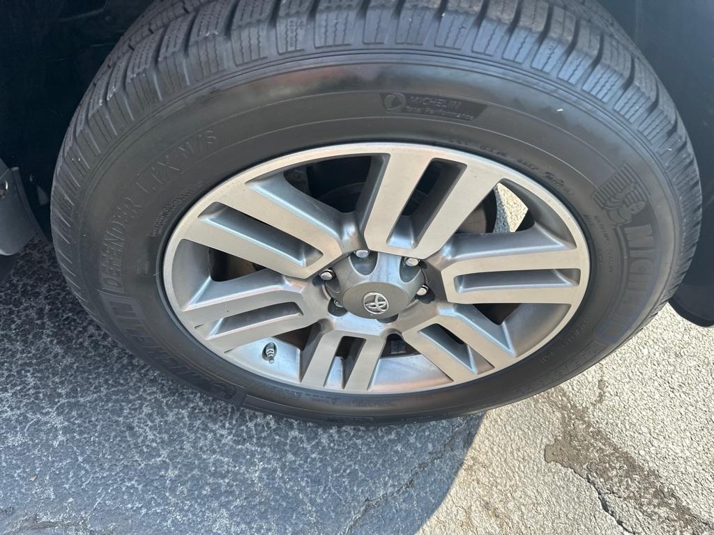 Toyota 4Runner 4WD 4dr V6 Limited (Natl) 2013