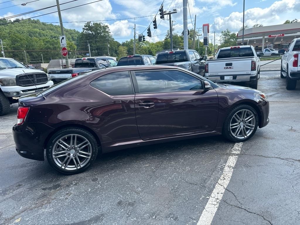 Scion tC 2dr HB Man (Natl) 2012
