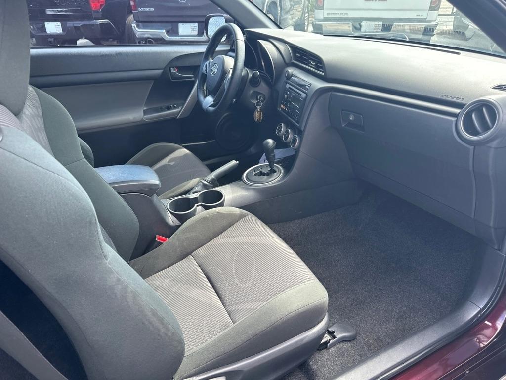 Scion tC 2dr HB Man (Natl) 2012
