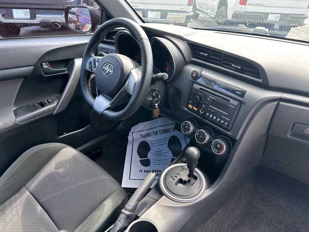 Scion tC 2dr HB Man (Natl) 2012