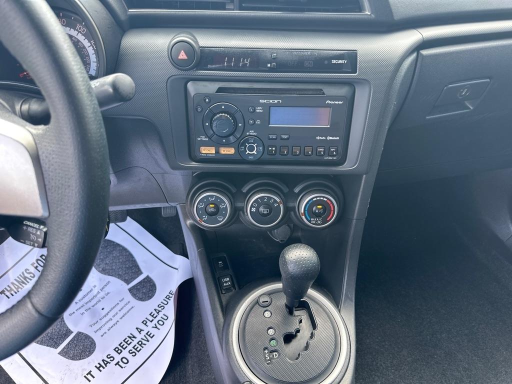 Scion tC 2dr HB Man (Natl) 2012