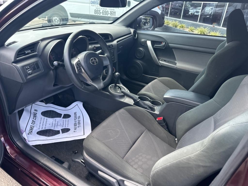 Scion tC 2dr HB Man (Natl) 2012