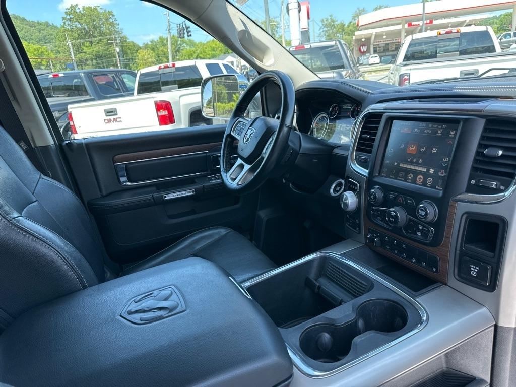 RAM 1500 Laramie 4x4 Crew Cab 5'7" Box 2017