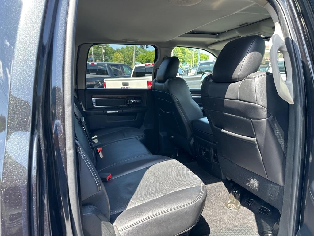 RAM 1500 Laramie 4x4 Crew Cab 5'7" Box 2017
