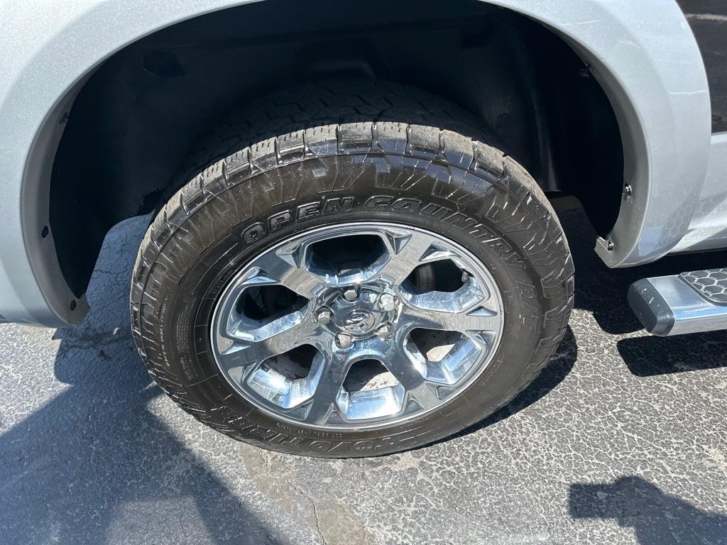 RAM 1500 Laramie 4x4 Crew Cab 5'7" Box 2017