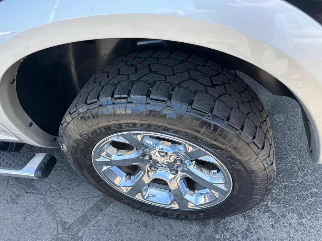 RAM 1500 Laramie 4x4 Crew Cab 5'7" Box 2017