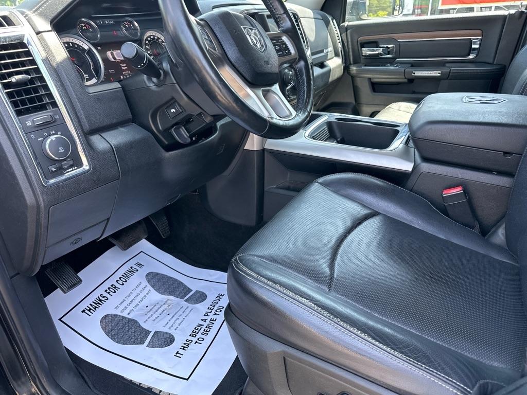 RAM 1500 Laramie 4x4 Crew Cab 5'7" Box 2017